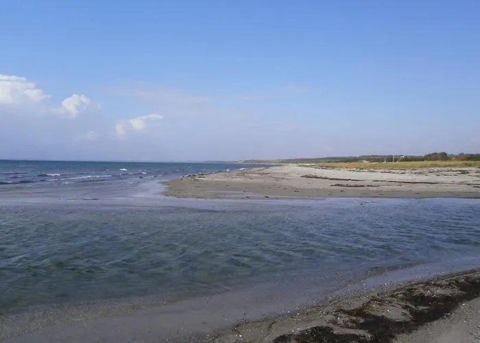 8 Person In Store Fuglede-by Traum * Store Fuglede